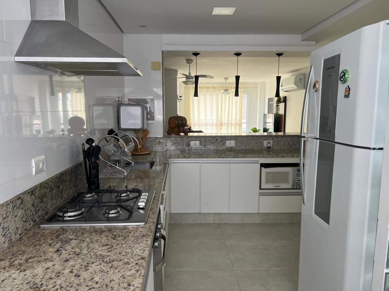 Beleza De Apartamento 300 Metros Da Praia Guaruja Bagian luar foto